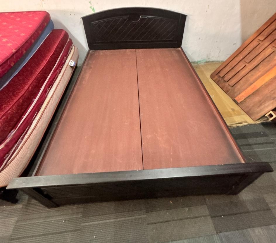 Queen Size Wooden Bed (Without Storage) - Image 3