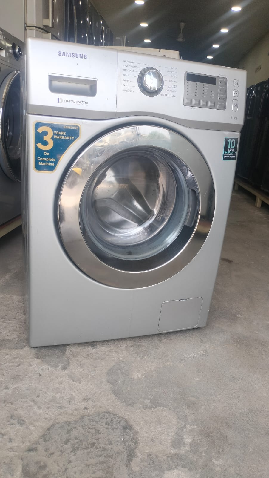 Samsung Fully Automatic Front Load Washing Machine - Image 3