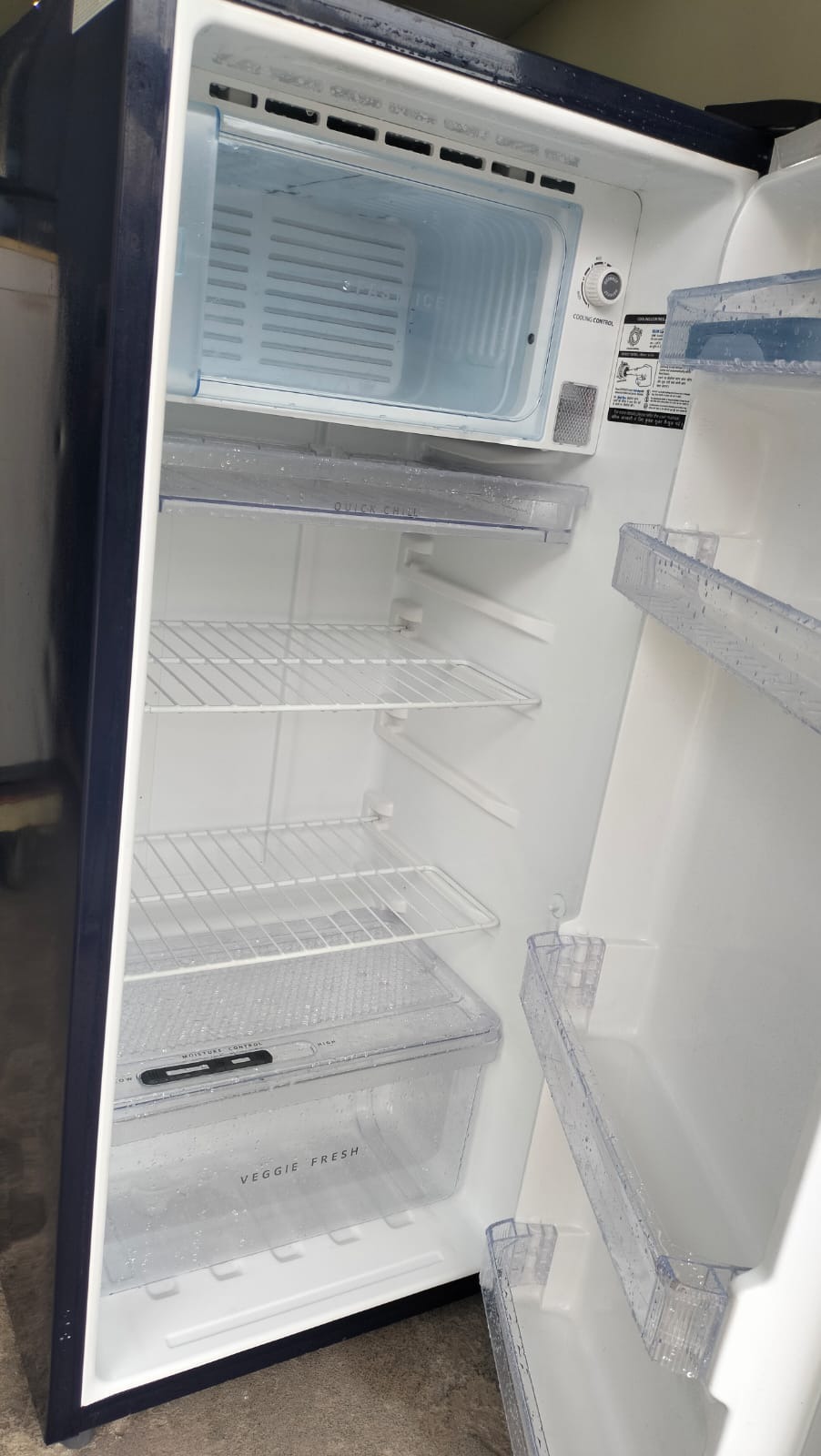 Whirlpool single door refrigerator - Image 3