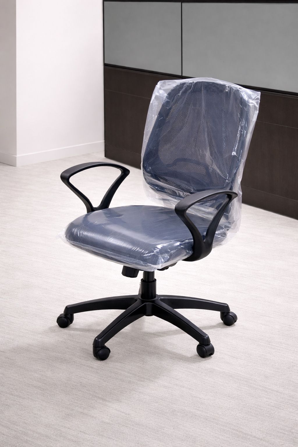 Featherlite Ergonomic Mesh Office Chair - Image 3
