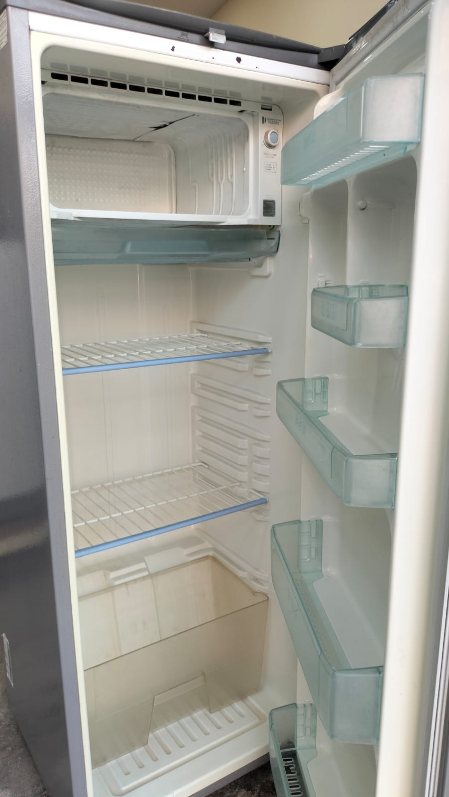 Samsung Single Door Refrigerator - Image 3