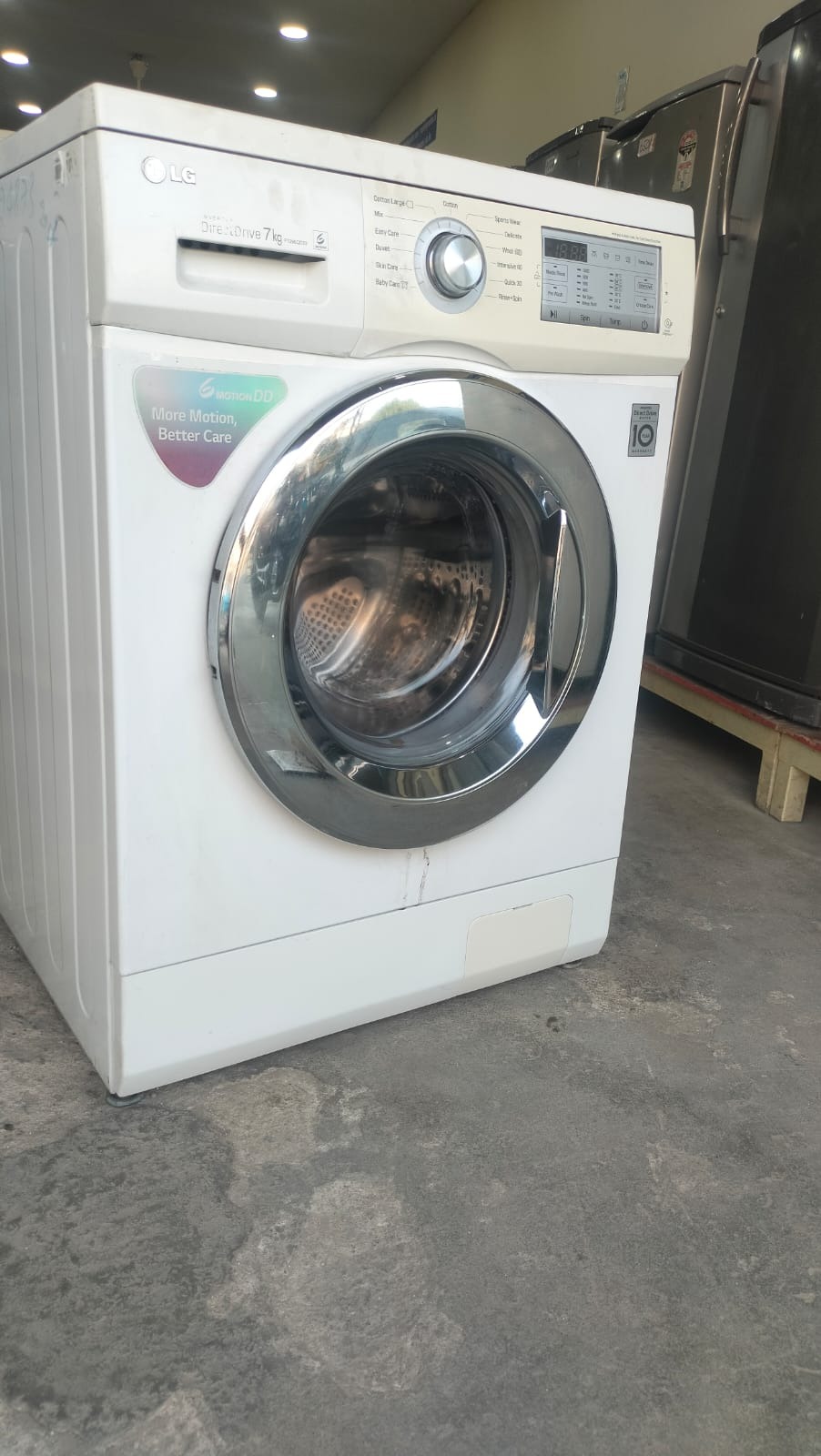 LG Inverter Direct Drive Front Load Washing Machine - Image 3